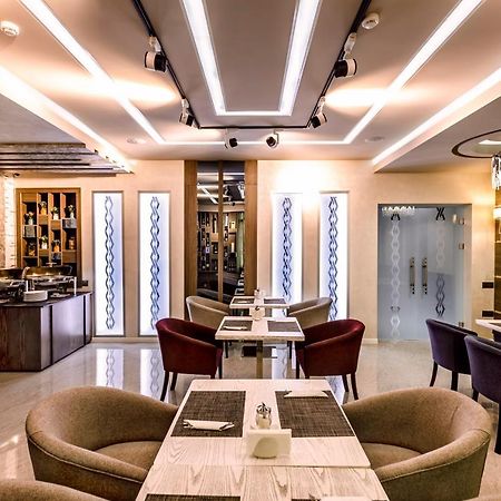 Parallel Hotel Баку Екстериор снимка