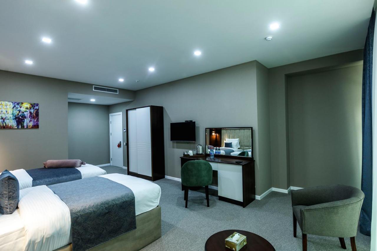 Parallel Hotel Баку Екстериор снимка
