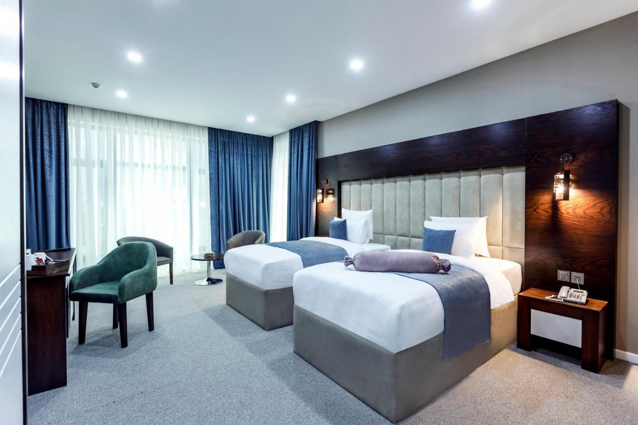 Parallel Hotel Баку Екстериор снимка
