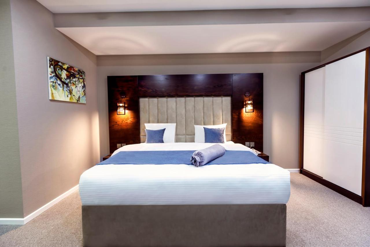 Parallel Hotel Баку Екстериор снимка