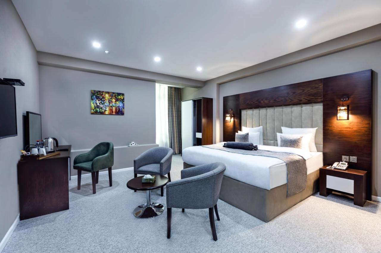 Parallel Hotel Баку Екстериор снимка