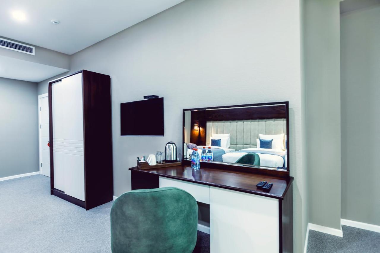 Parallel Hotel Баку Екстериор снимка